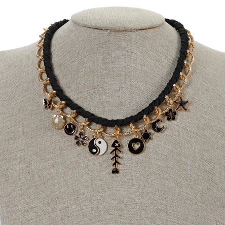 Collar Con Cordón Negro Y Cadena