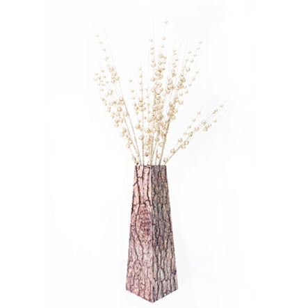 Florero Pirámide Corteza Con Varas De Cereza
