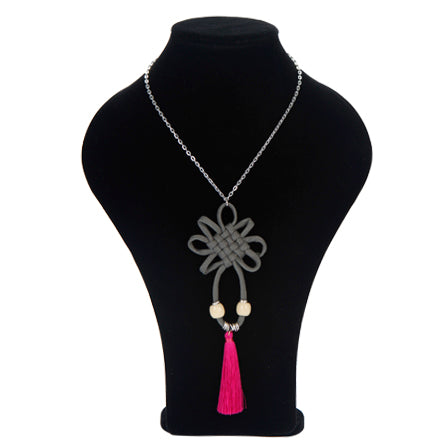 Collar Con Dije Tejido De Cordón Y Borla Fiusha