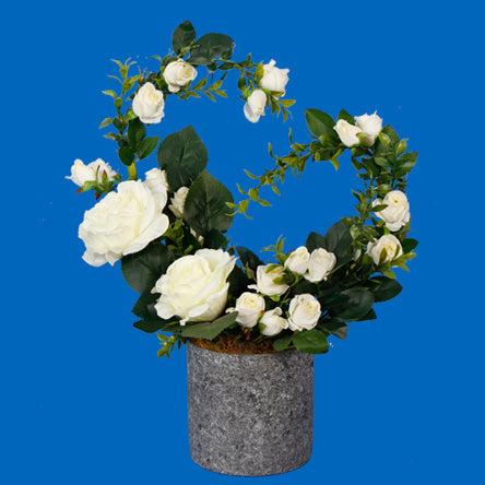 Arreglo Floral Con Corazòn De Rosas