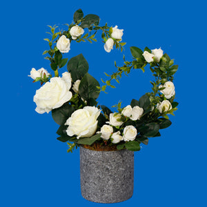 Arreglo Floral Con Corazòn De Rosas