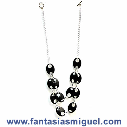 Collar De Cuentas Plasticas Finas En Negro