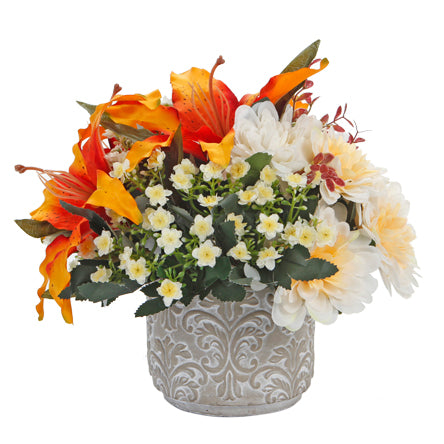 Arreglo De Flores En Base De Cemento